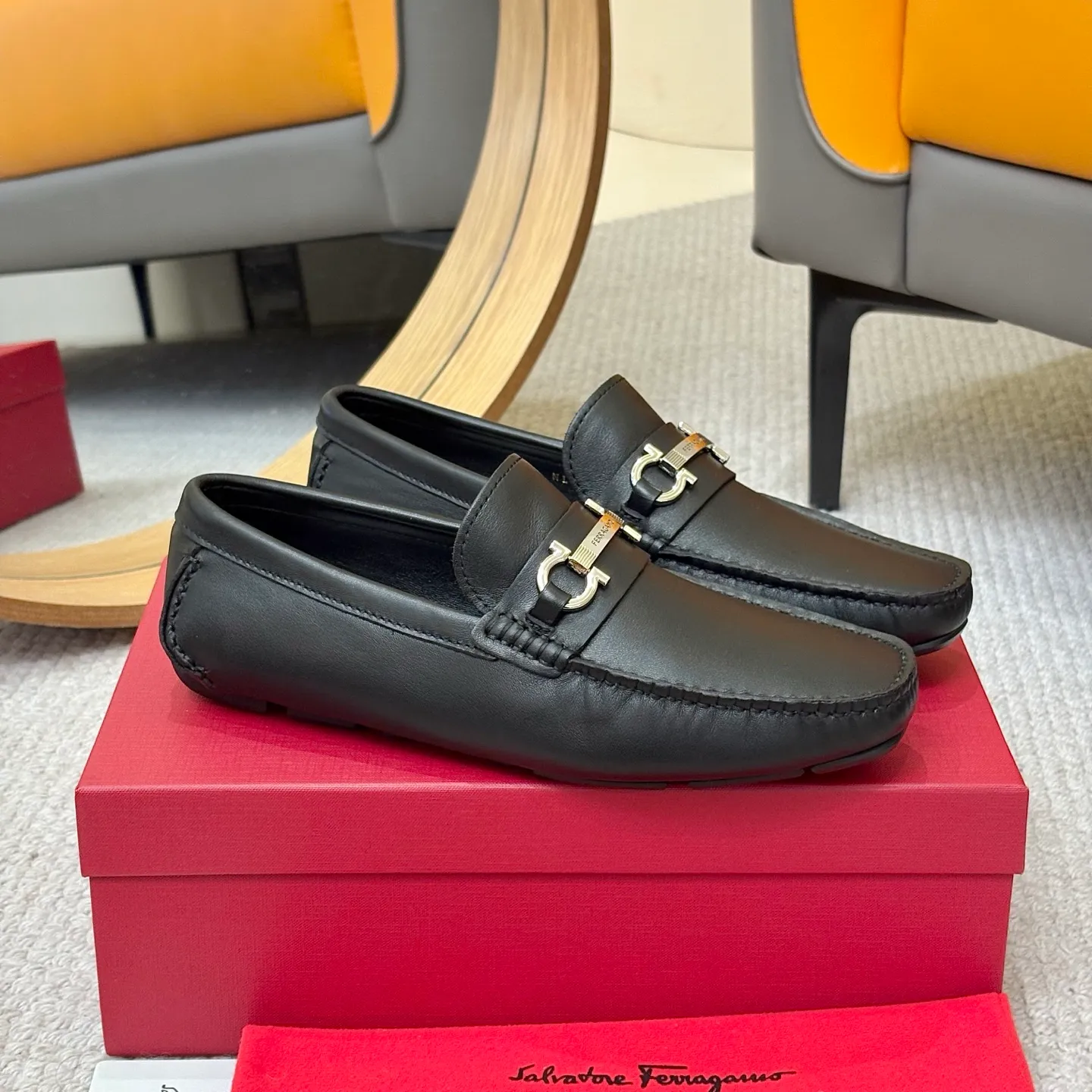 Men's men's shoes 💰420 (Yangli) Ferragamo 〰Ferragamo 2⃣️0⃣️2⃣️5️⃣ New series 👊🏻 Upper 🇮🇹 Italian imported calfskin, original outsole molding. Water-dyed sheepskin lining. The identity of every successful man is set off, and the upper and lower shoes are elegant and stable🚶🏻🚶🏻The high-end custom counter original replica is an eternal classic🔍️Number of codes: 38-46 with counter packaging